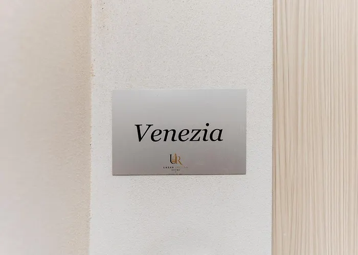 Urban Vatican Cities Of Art Ρώμη